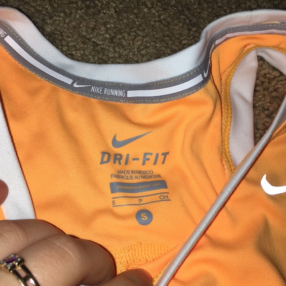 Nike Tanktop - Picture 2 of 3